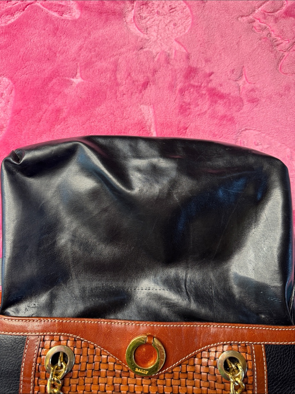 Bally Italian Woven Leather & Pebbled Calfskin Shoulder Bag Gold Chain EUC - Picture 4 of 17